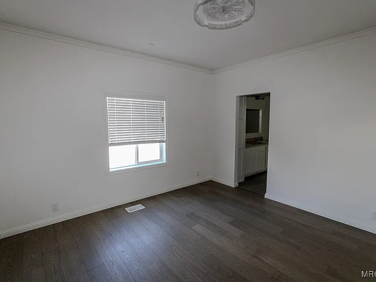 1336 La Crescenta Dr #1 — Photo 12
