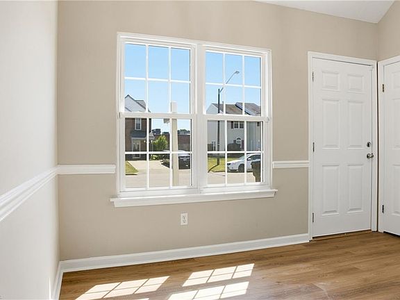 3rd image of 3946 Seeman Rd