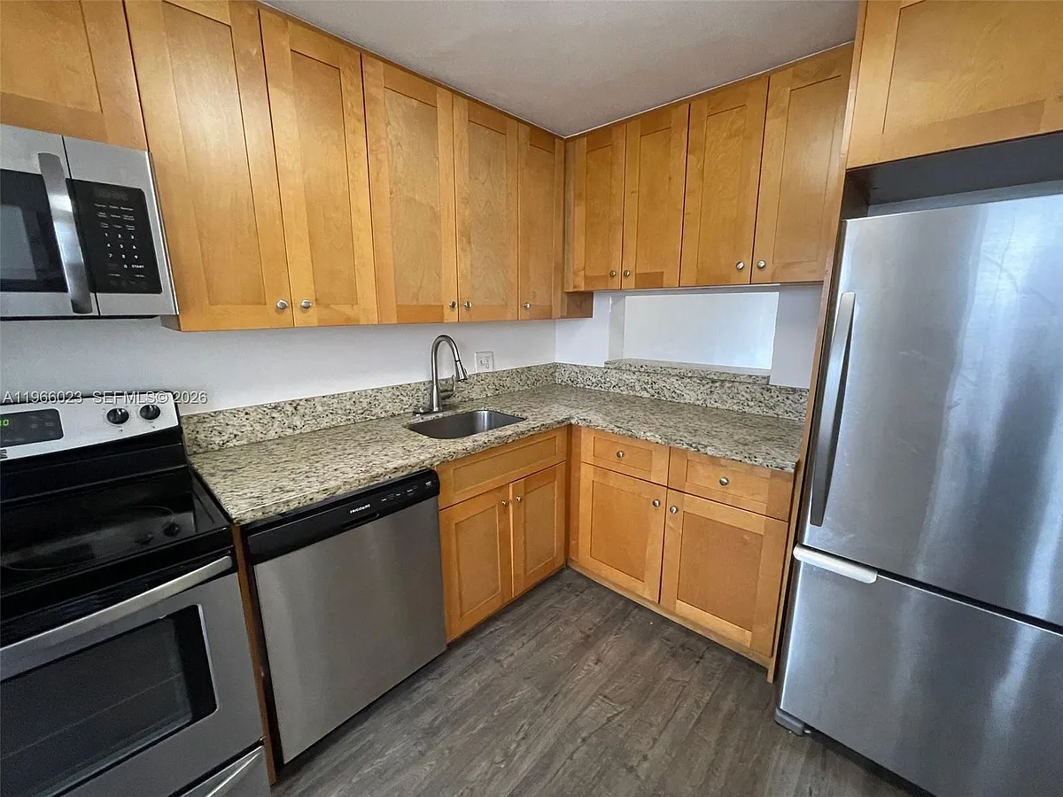 Building Photo - 4700 Washington St #507