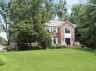 32 Puddingstone Way, Florham Park, NJ 07932