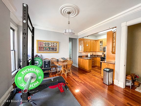 4th image of 2141 N Bissell St #2