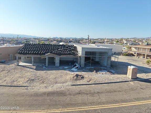 2nd image of 2537 Everglades Dr