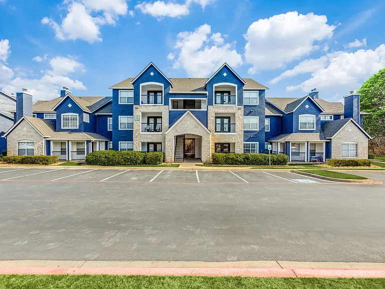Madison Dell Ranch Apartments — Photo 18