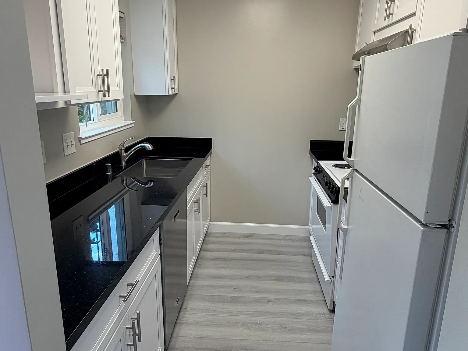 2 bed, 1.5 bath, 1000 sqft, $2,695 — Photo 3