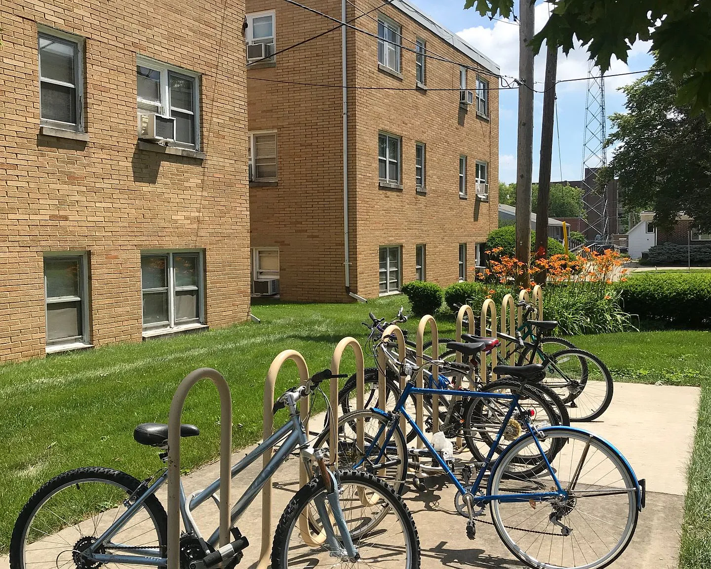 State Street Apartments — Photo 2