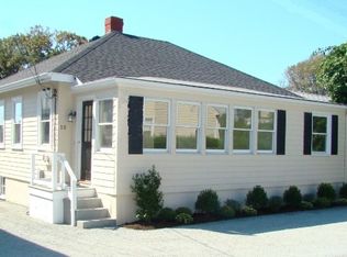15 Crest St, Middletown, RI 02842