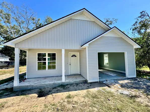 303 Wright St, Hahira, GA 31632