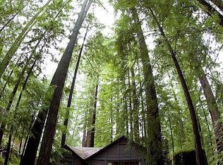 33 Beach Rd, Redway, CA 95560