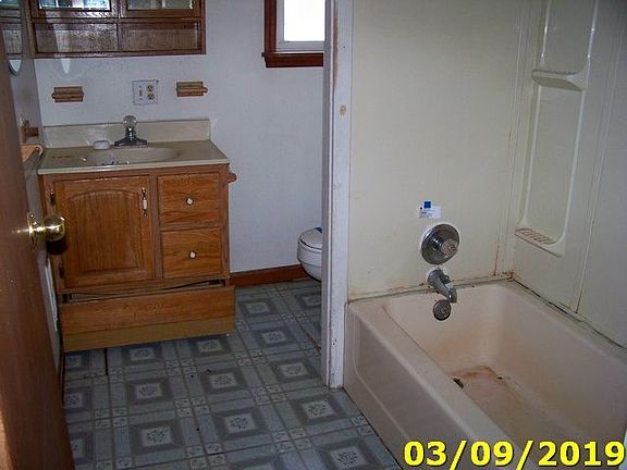 2nd image of 321 Girard Ave