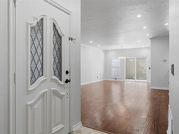 3rd image of 6208 Waterford Blvd APT 106