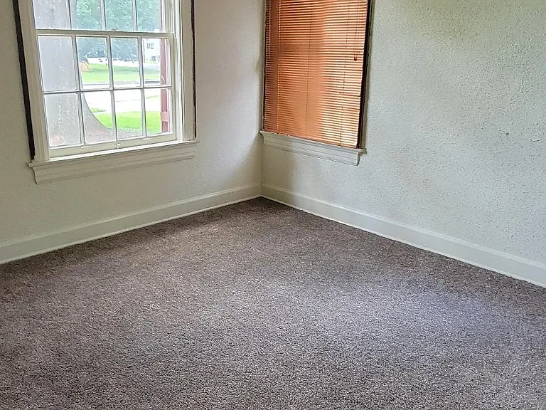 2440 Laurel St — Photo 14