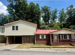 290 Copperas Fork Rd, Holden, WV 25625