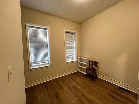 3rd image of 425 N Preston St #1