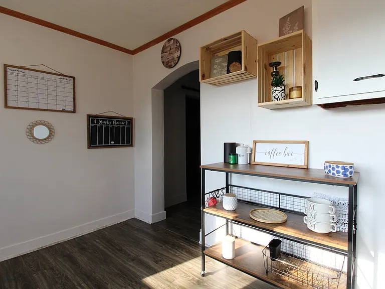 207 E Franklin St — Photo 7