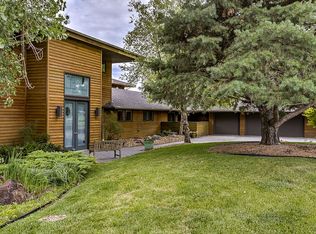 1052 N Lakeshore Dr, Lincoln, NE 68528