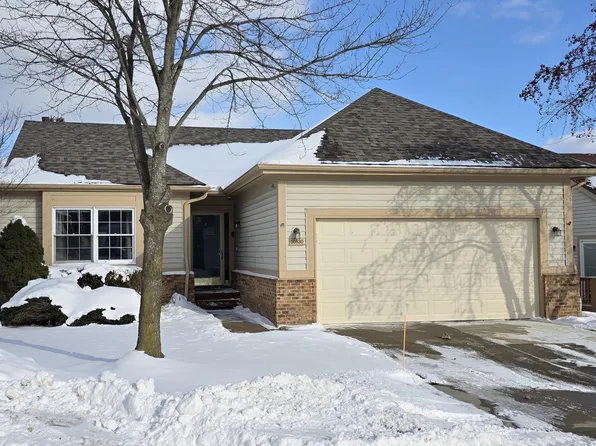 30830 Palmer Dr, Novi, MI 48377