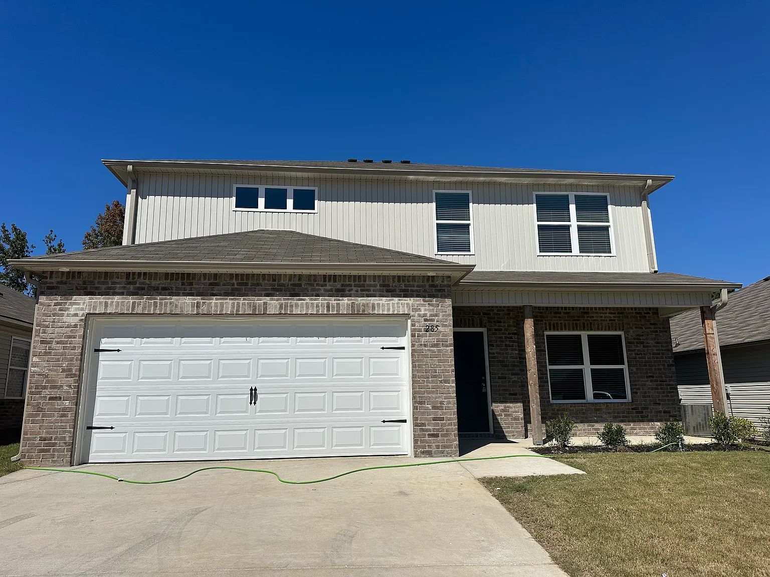 4 bed, 2347 sqft, $2,200 — Photo 1