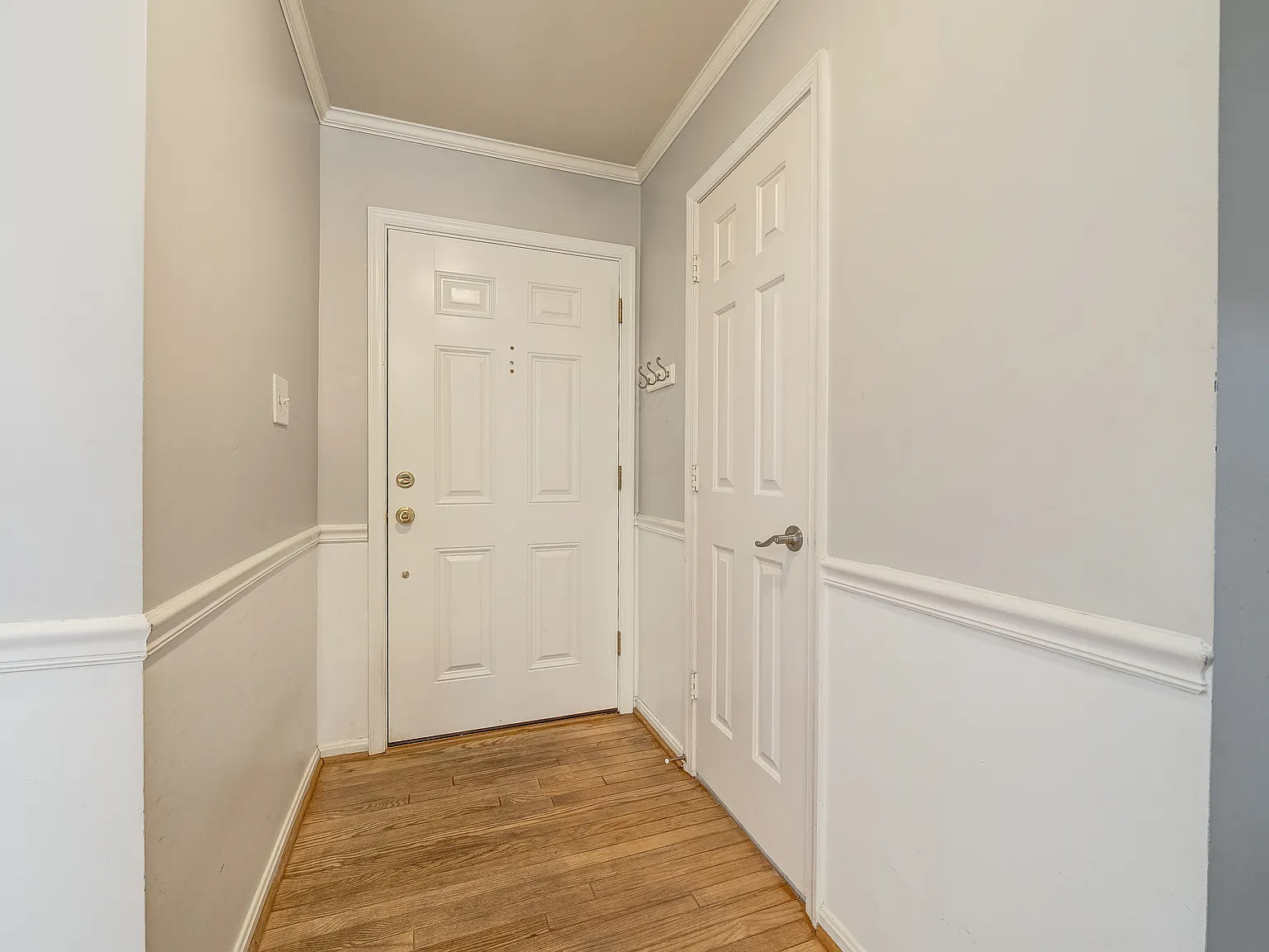 4 bed, 2080 sqft, $3,499 — Photo 2