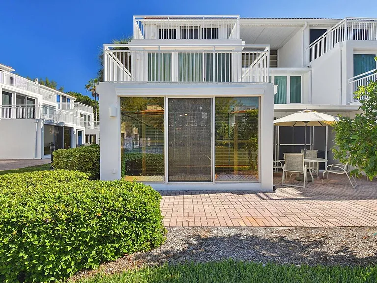 5055 Gulf Of Mexico Dr #1-ID1590856P — Photo 37
