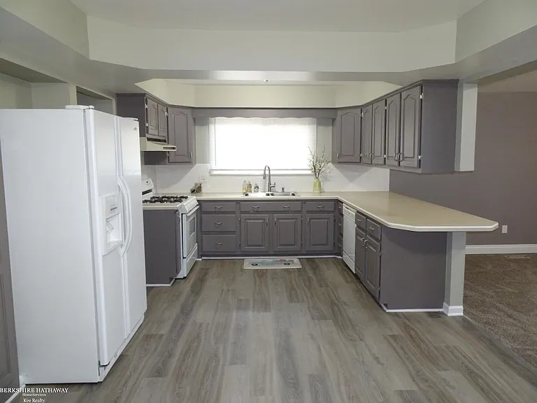 32106 Gainsborough Dr — Photo 5