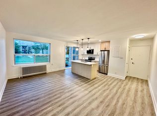 8 Wingreen Ct #4, Toronto, ON M3B 1B9