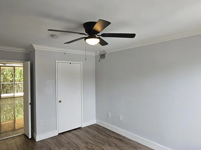 400 Scotia Dr #203 — Photo 52