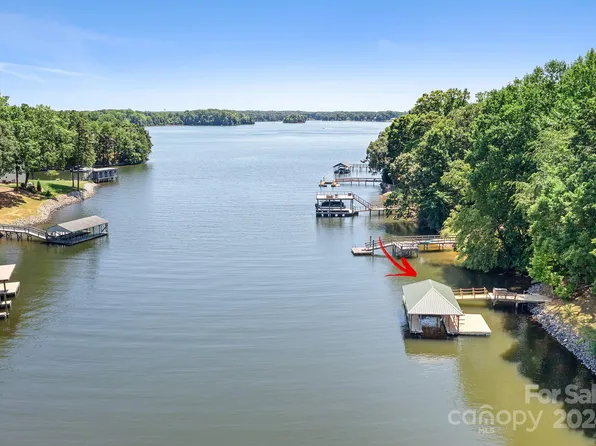 195 Paradise Peninsula Rd, Mooresville, NC 28117