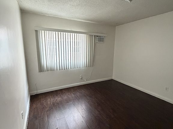 5th image of 10939 Pioneer Blvd #2