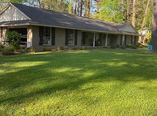 1401 Ridgewood Dr, Columbia, MS 39429