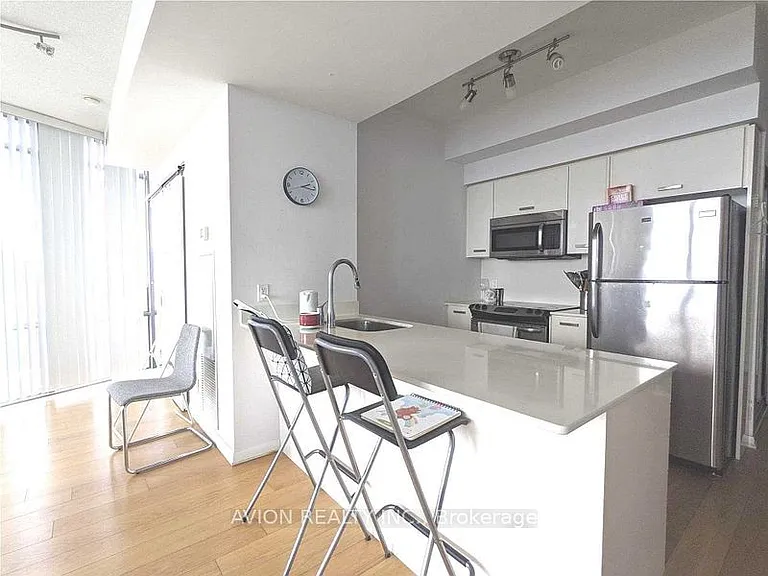 832 Bay St #4503 — Photo 3