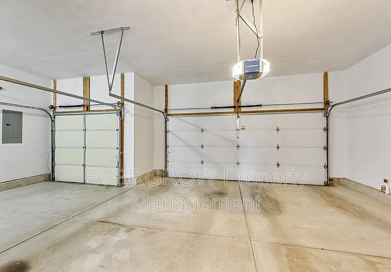 1047 Andrew Ct — Photo 47
