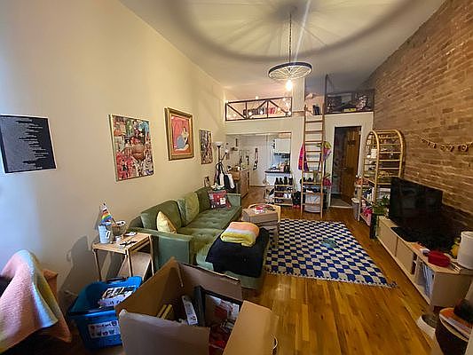 3rd image of 323 W 75th St APT 2C