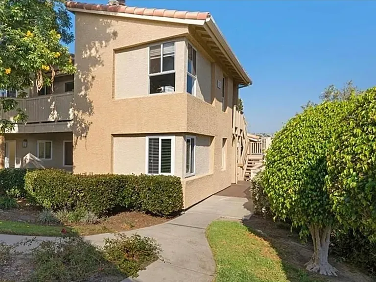 70 Corniche Dr #D — Photo 10