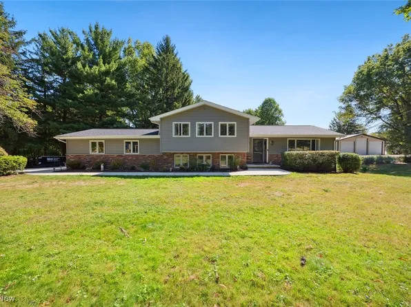 11784 Sheldon Rd, Mantua, OH 44255