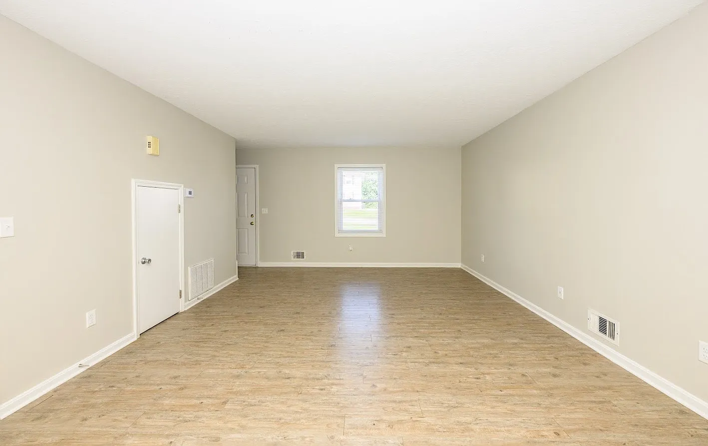 2 bed, 1.5 bath, 900 sqft, $925 — Photo 3
