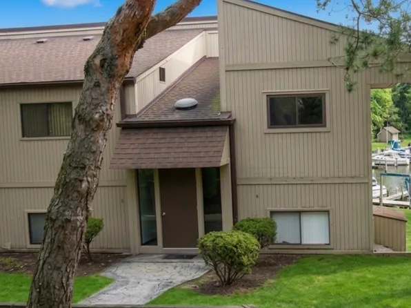 50 Oak Hill Colony APT 7, Fox Lake, IL 60020