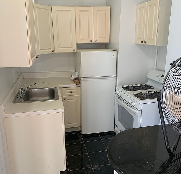 2nd image of 210 Rivington St #19T