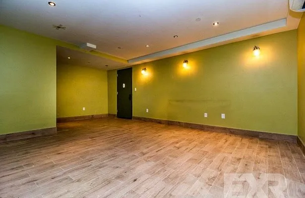 Rented by EXR | media 2