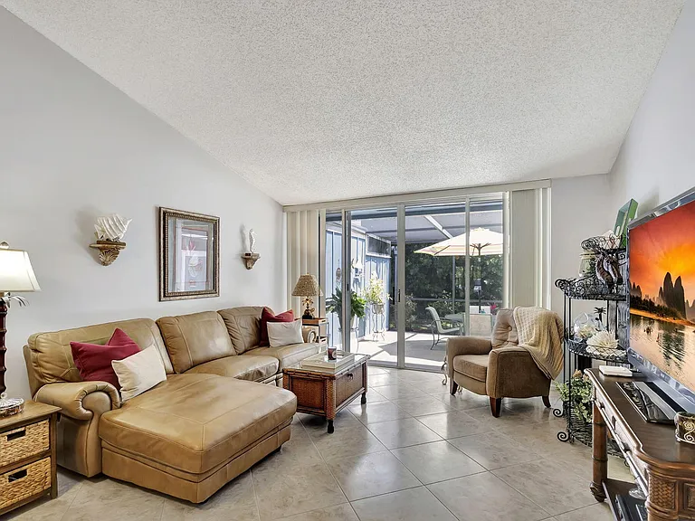 716 Ocean Dunes Cir — Photo 30