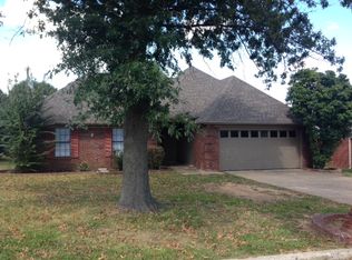 10148 Riggan Dr, Olive Branch, MS 38654