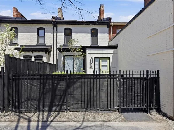 252 King St W, Hamilton, ON L8P 1A9