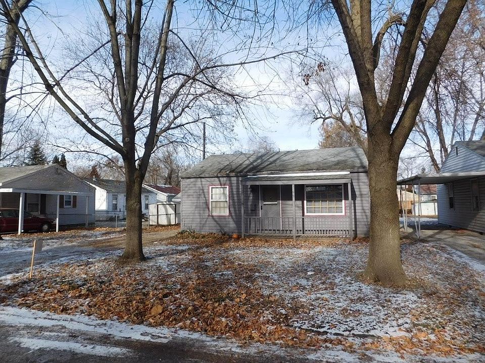 1st image of 4 W Grand Ct