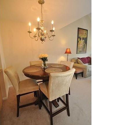 Dining Area table & chairs stay w/rental