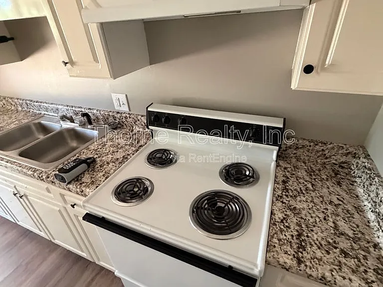 2260 Sherwood Ave #E — Photo 20