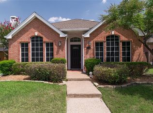 8712 Moss Hill Rd, Irving, TX 75063