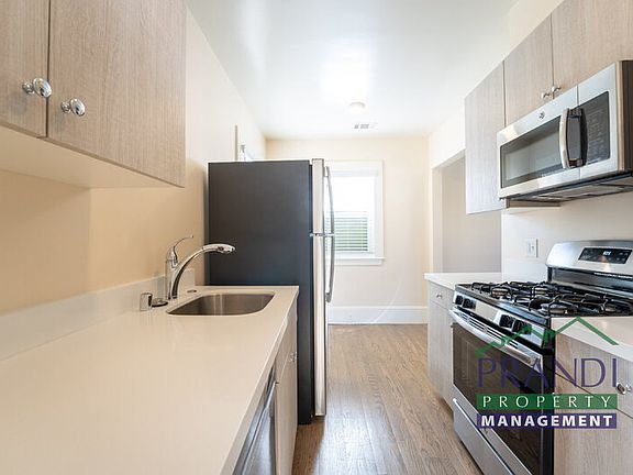 5th image of 1533 4th St #4