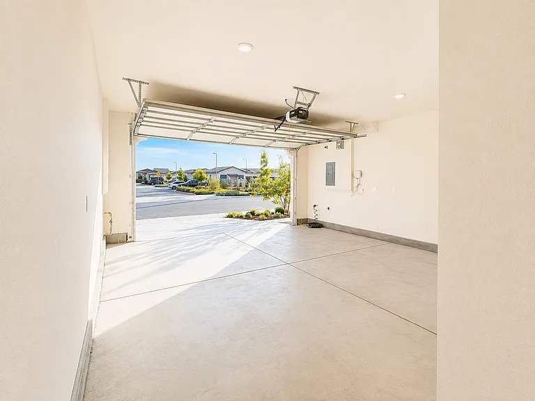 1460 Hummingbird Way — Photo 16