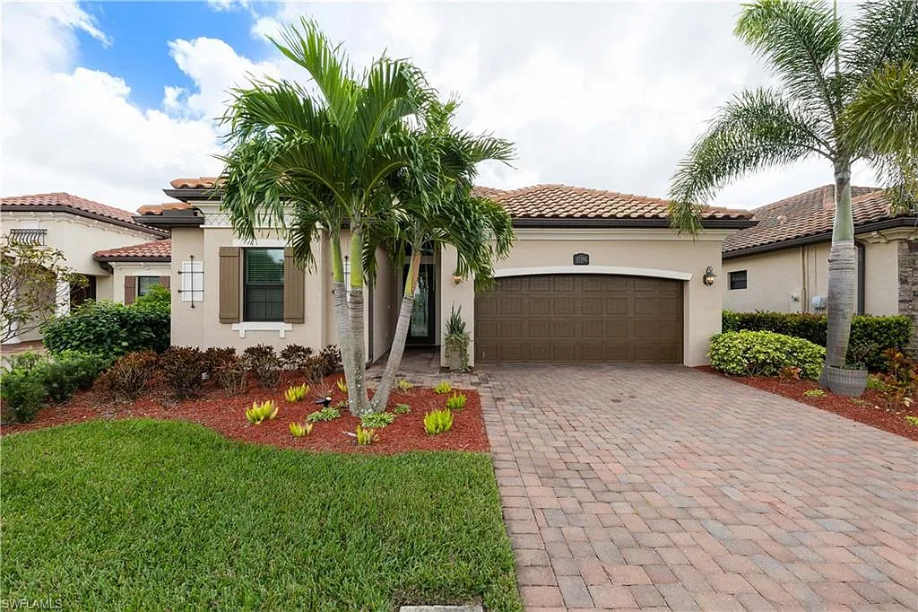 3 bed, 3.0 bath, 2247 sqft, $16,500 — Photo 2