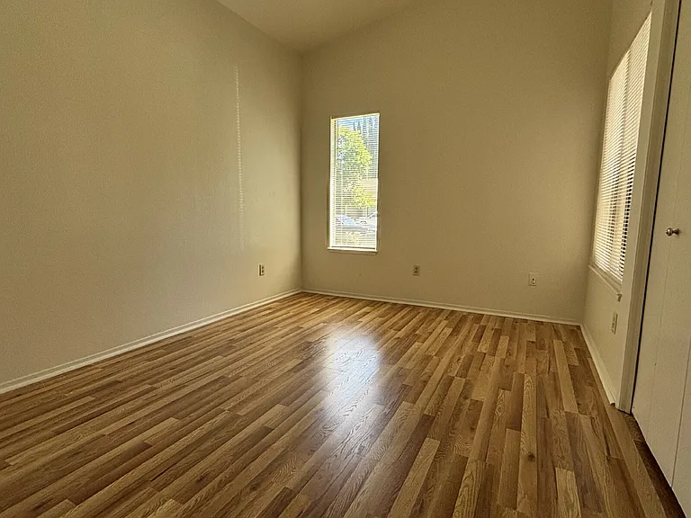 3805 Monteview Dr — Photo 9