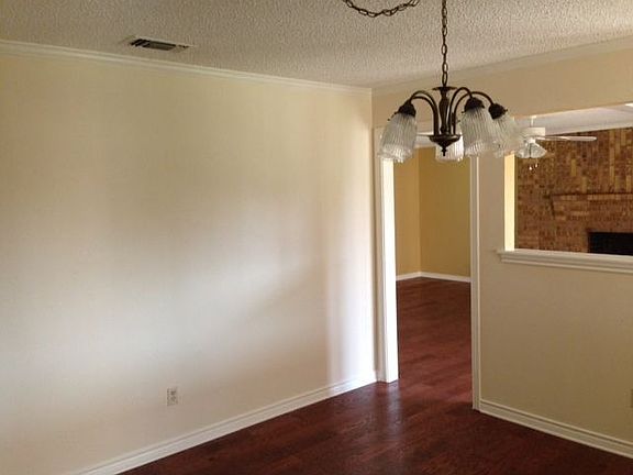 5th image of 306 Shoreview Dr